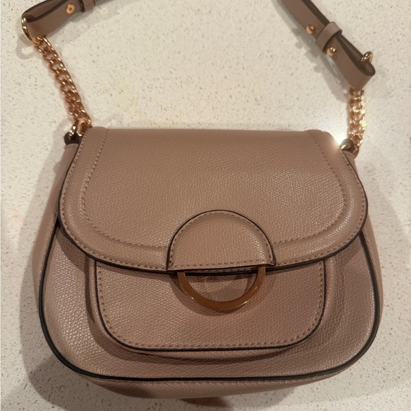 H&M Tan Shoulder Bag with Chain Strap and Saddle Shape - Picture 4 of 5